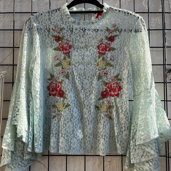 Chelsea & Violet - Lace Top with Bell Sleeves - Picture 1 of 4